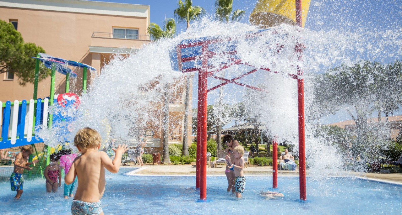 Family Hotels in Majorca, Lanzarote and Cádiz HIPOTELS