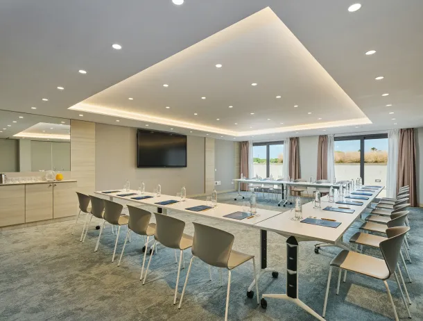 Hipotelsbarrosaparkmeetingroomhuelvai