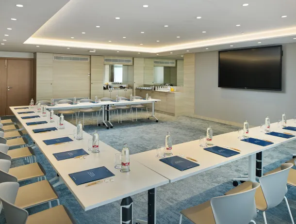 Hipotelsbarrosaparkmeetingroomhuelvaii