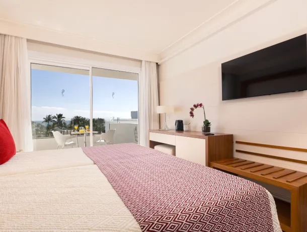 Hipotelslageriadoubleroomseaview